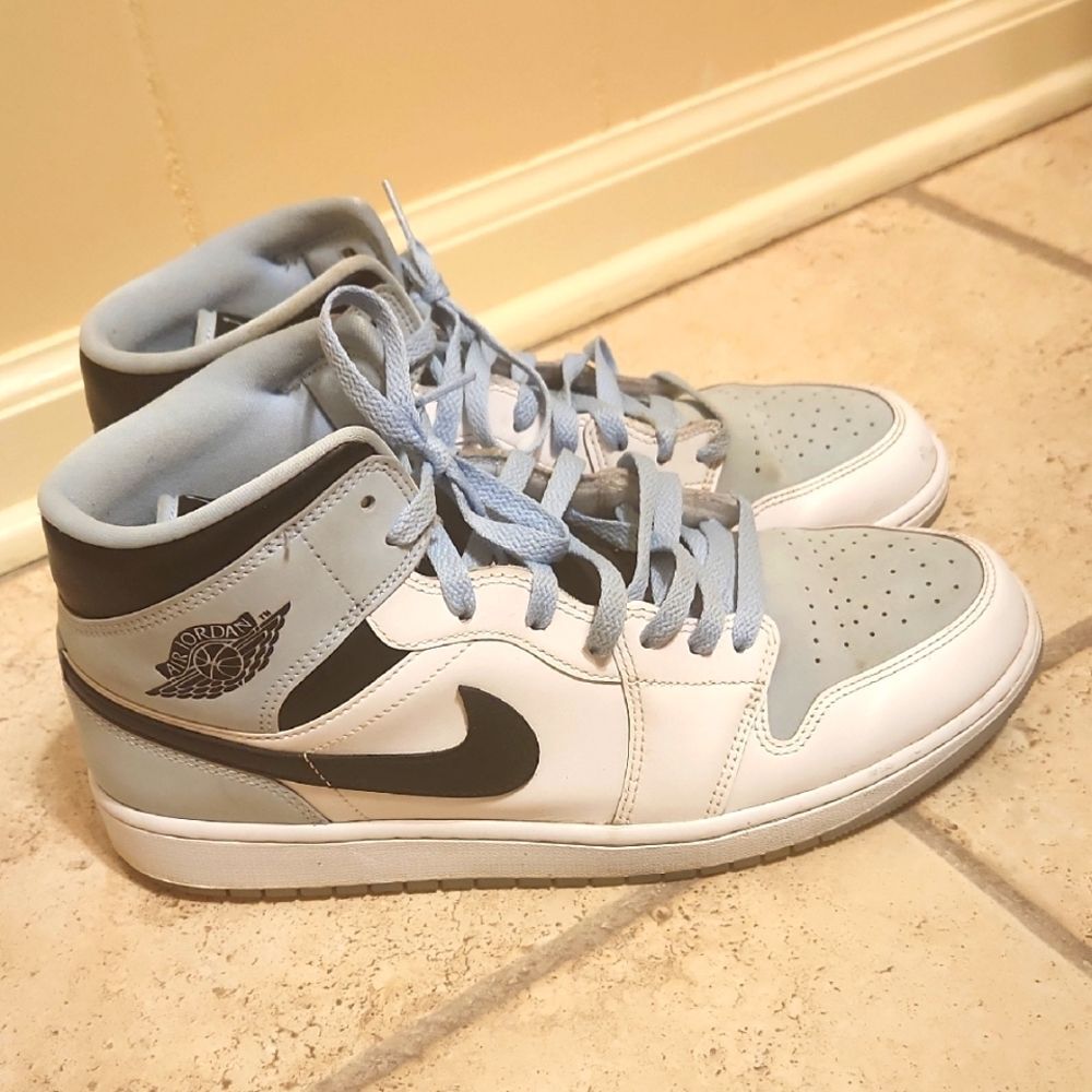 Nike Air Jordan 1 Mid Ice Blue w/ Black & White DV1308-104 Men's Size 12